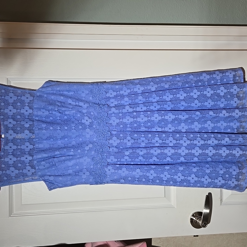 London Times Elegant Blue Lace Dress Size 8 "Like New"